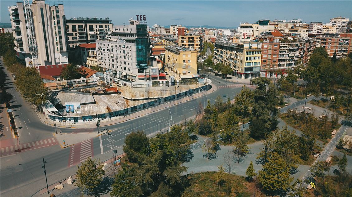 Masat kundër COVID-19, rrugët e Tiranës të boshatisura