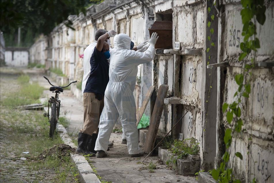 Coronavirus en Brasil: Pareja de adultos mayores viste como astronauta para  pasear seguros en Río de Janeiro, FOTOS, COVID-19 nndc, MUNDO