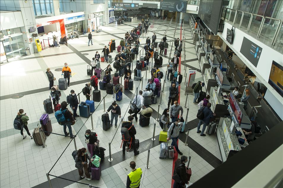 Turkey evacuates its citizens from Hungary amid pandemic