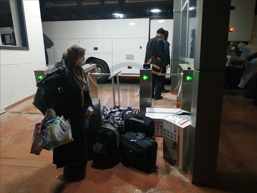 Almanya'dan getirilen Türk vatandaşları Sinop'ta yurda yerleştirilmeye başlandı