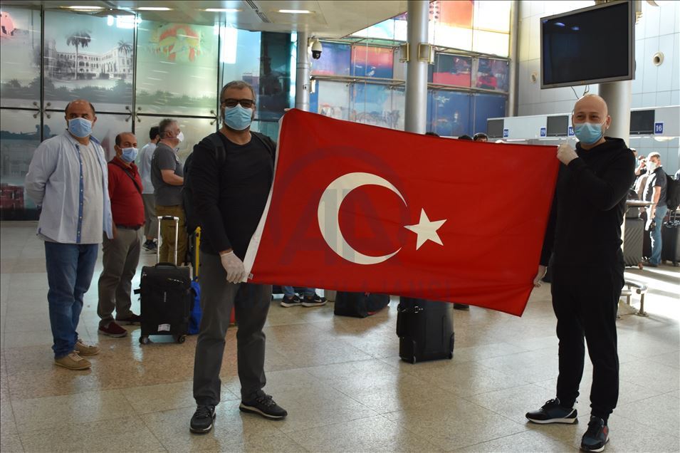 تركيا تبدأ بإجلاء رعاياها من السودان
