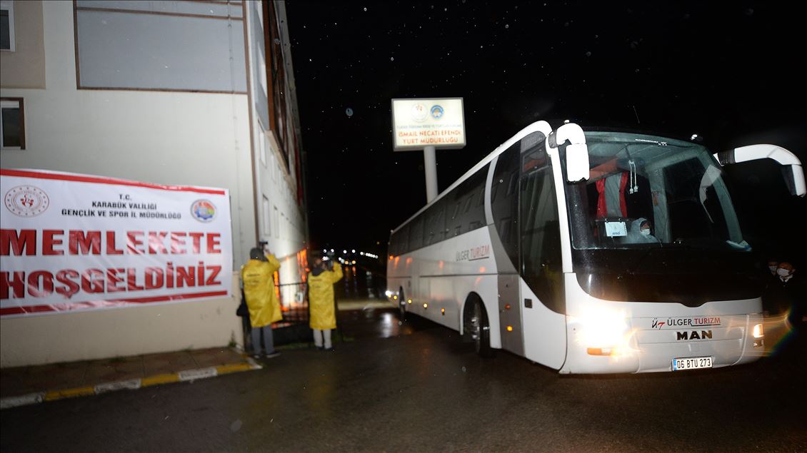 Çekya'dan getirilen 107 Türk vatandaşı Karabük'te yurda yerleştirildi