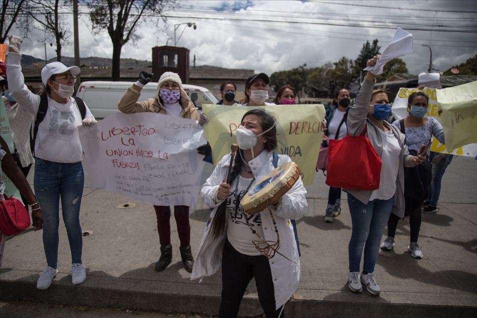 Protestas de familiares frente a la cárcel La Picota, en Bogotá