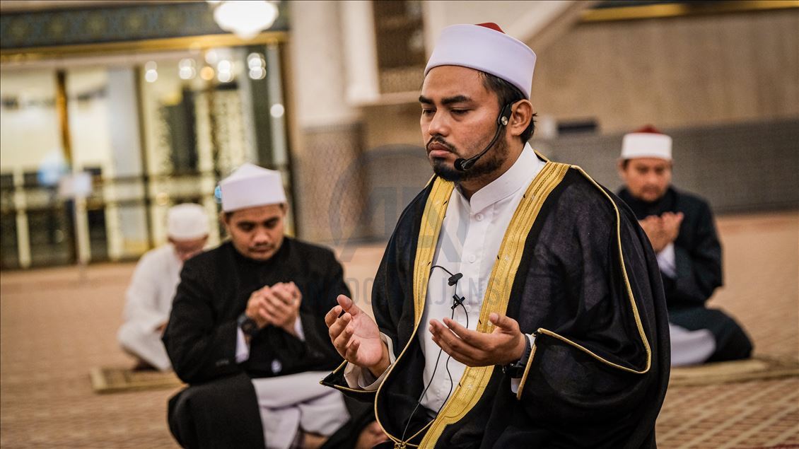 Tarawih di tengah wabah virus korona di Malaysia