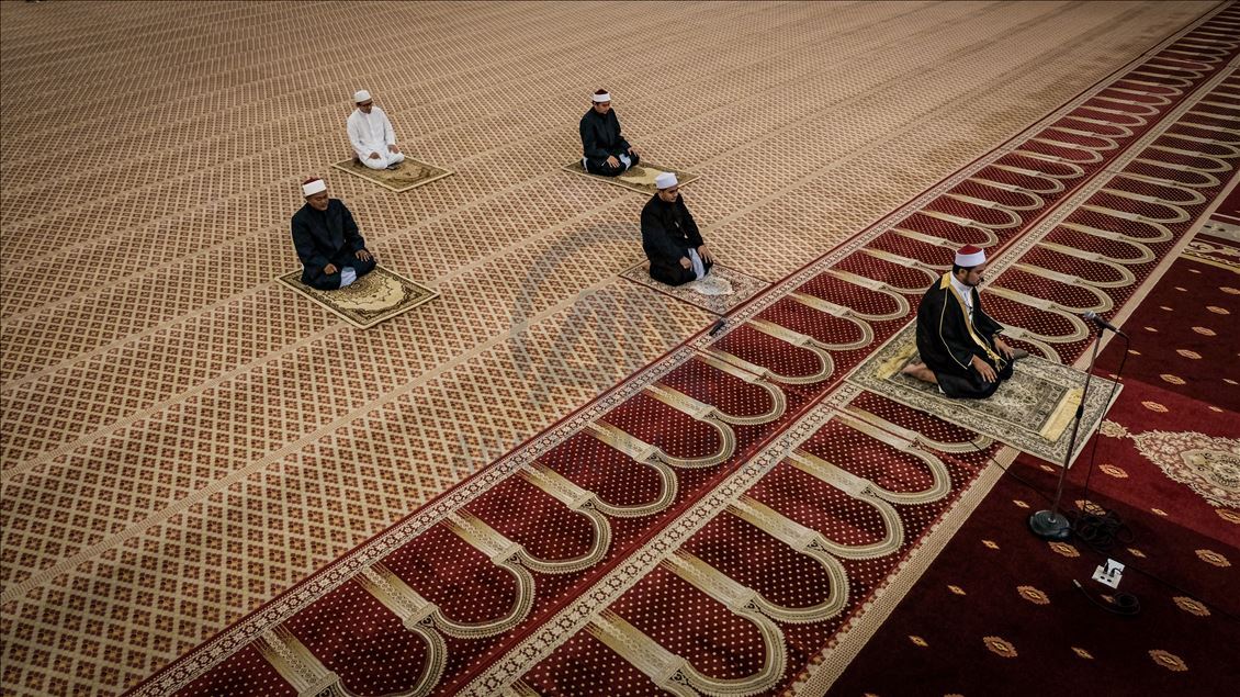 Tarawih di tengah wabah virus korona di Malaysia
