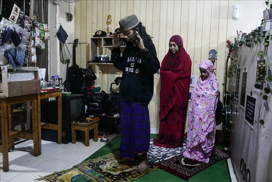 Tarawih saat Pembatasan Sosial Berskala Besar di Jakarta