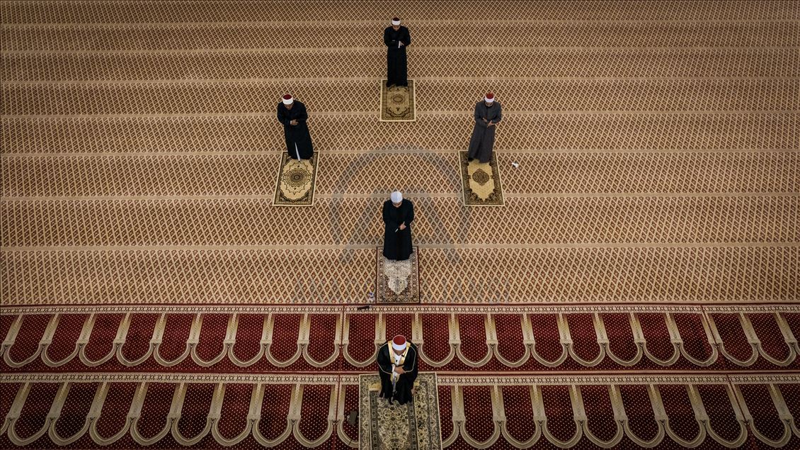 Tarawih di tengah wabah virus korona di Malaysia