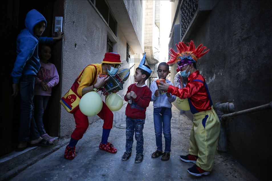 "جيناك للبيت"... مبادرة لتوزيع فوانيس على أطفال بغزة