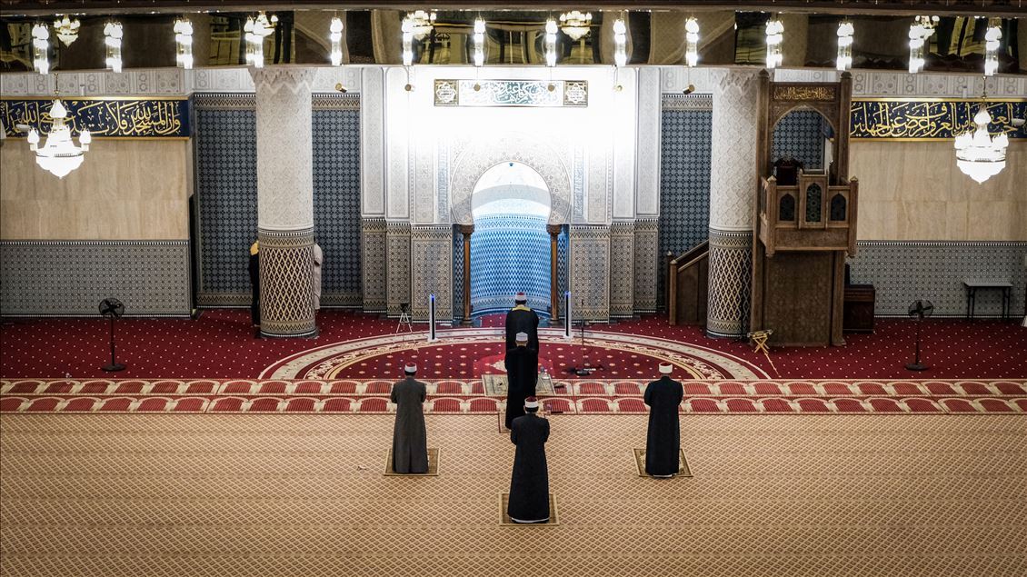 Tarawih di tengah wabah virus korona di Malaysia