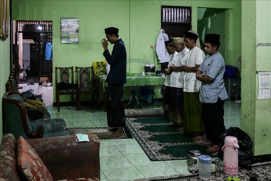 Tarawih saat Pembatasan Sosial Berskala Besar di Jakarta