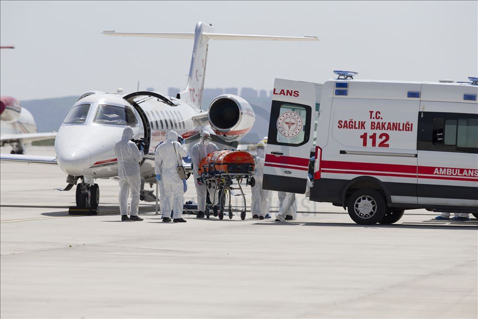 İsveç'teki Türk hasta ambulans uçakla Türkiye'ye getirildi
