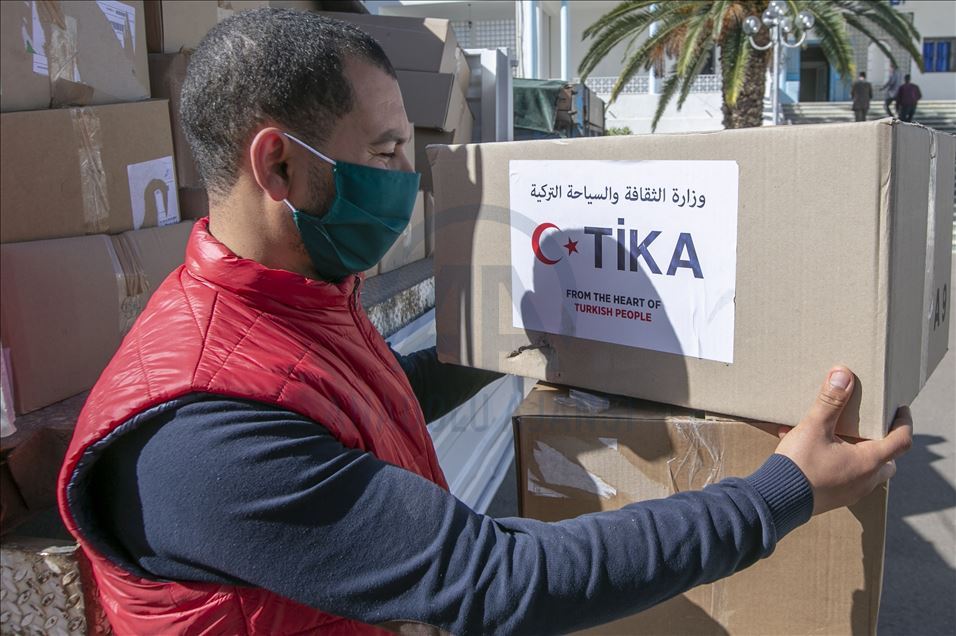 "تيكا" التركية تقدم مساعدات لـ700 عائلة تونسية
