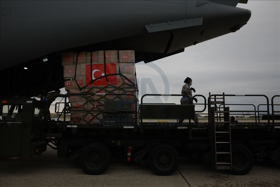 هواپیمای حامل کمک‌های پزشکی ترکیه به آمریکا وارد واشنگتن شد