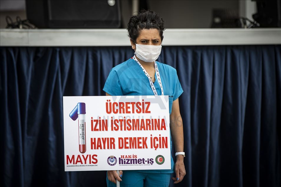 Ankara'da sosyal mesafeli 1 Mayıs kutlaması
