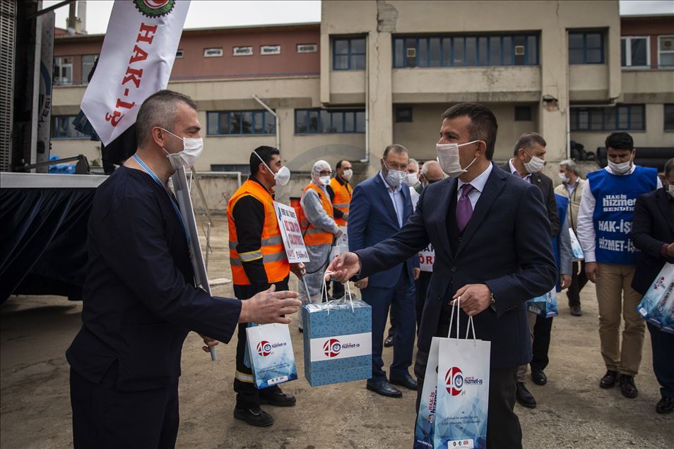 Ankara'da sosyal mesafeli 1 Mayıs kutlaması
