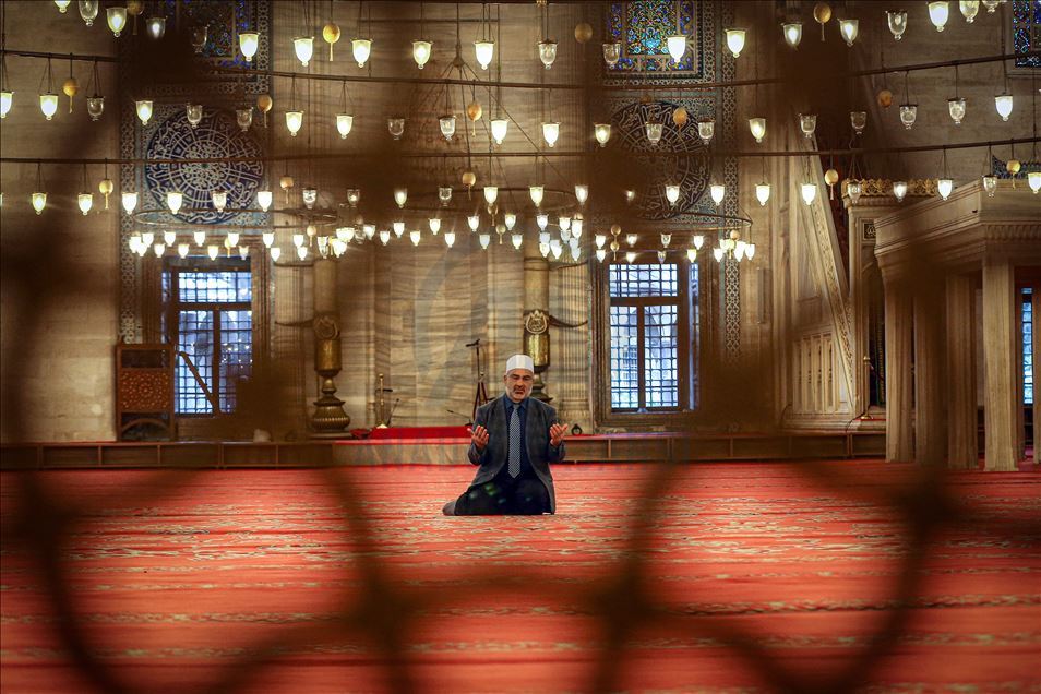 Süleymaniye Camisi'nde salgın mahzunluğu