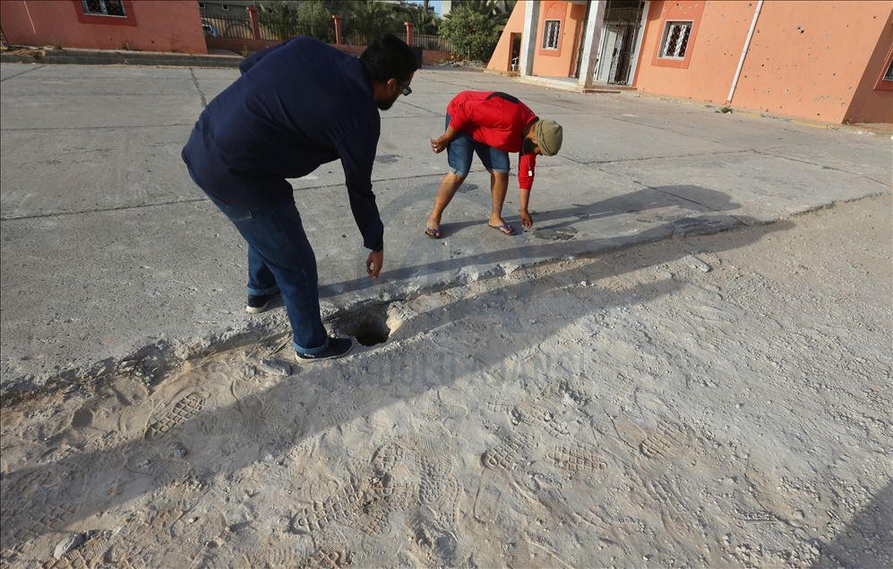 ليبيا.. قذائف مليشيا حفتر تسبب أضراراً في مستوصف بتاجوراء 
