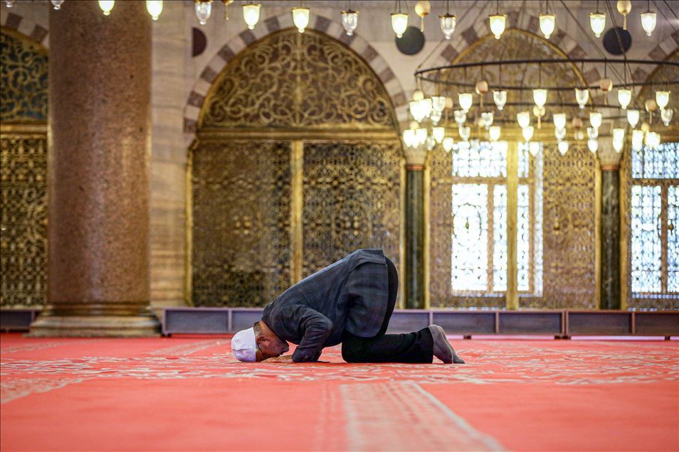 Süleymaniye Camisi'nde salgın mahzunluğu
