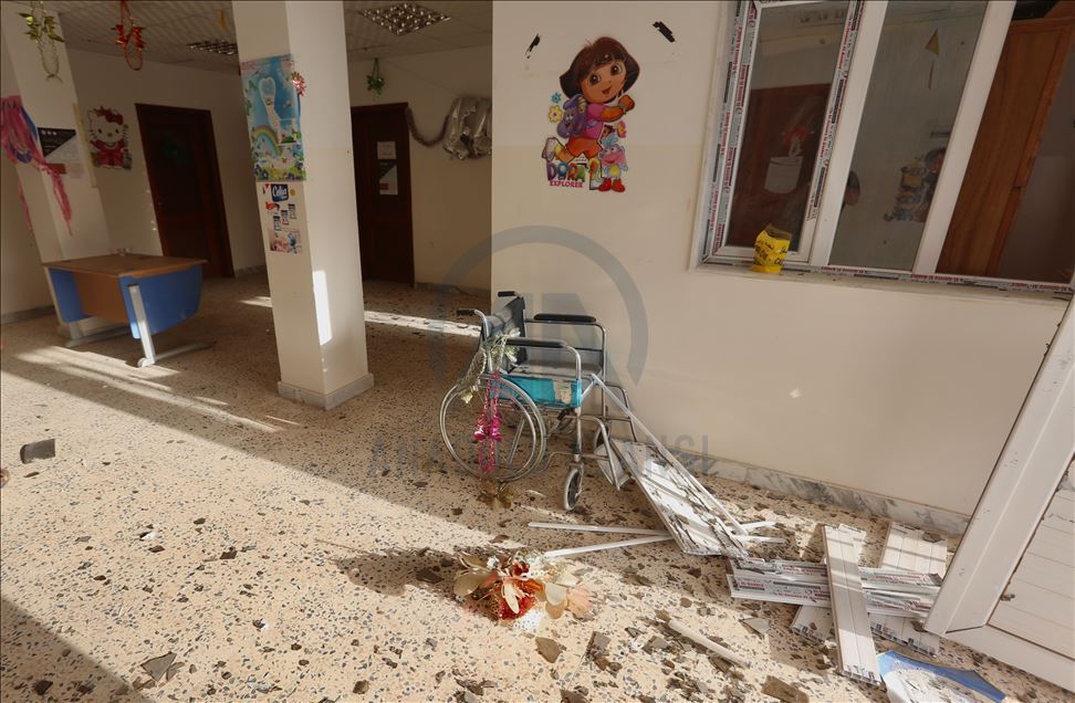 ليبيا.. قذائف مليشيا حفتر تسبب أضراراً في مستوصف بتاجوراء 
