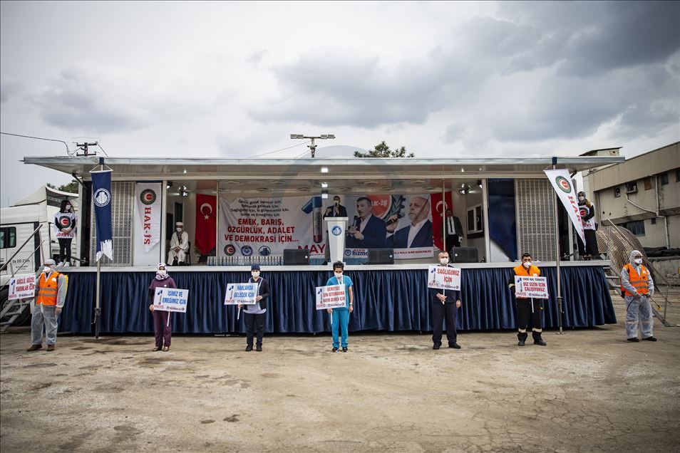 Ankara'da sosyal mesafeli 1 Mayıs kutlaması

