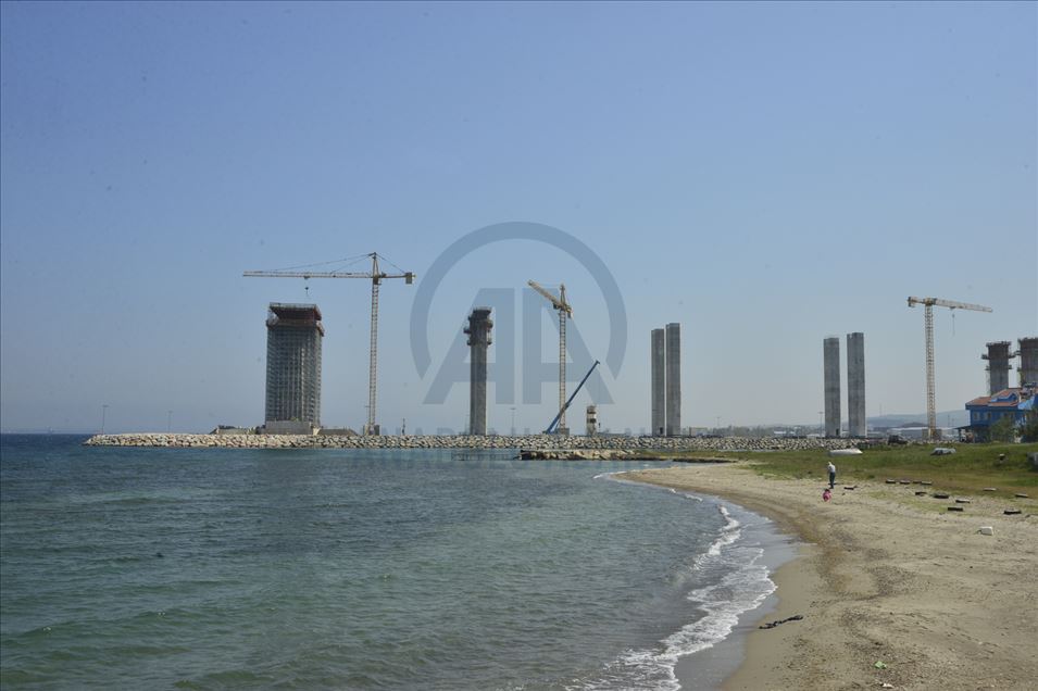 Turquía: en Canakkale se lleva a cabo la construcción del puente colgante más largo del mundo.