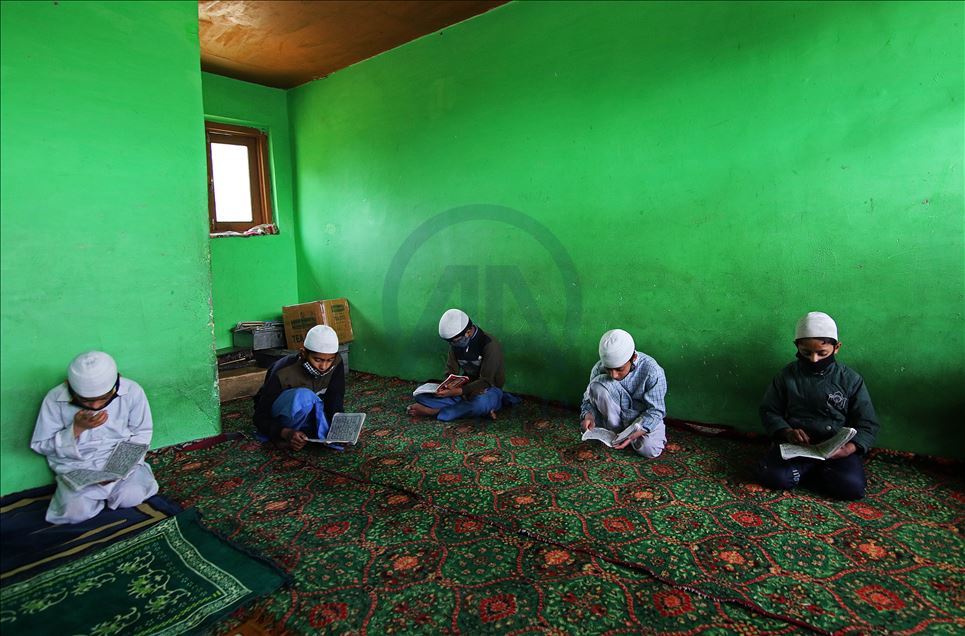 Seventh day of Ramadan amid strict COVID-19 lockdown in Kashmir