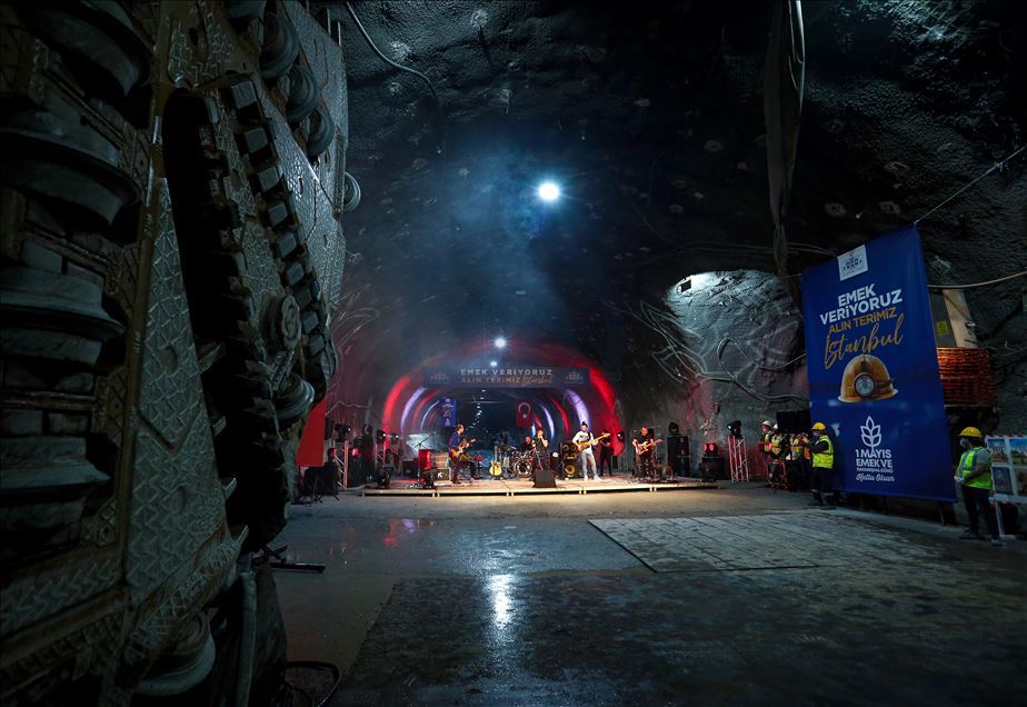 Kıraç'tan yerin 72 metre altında 1 Mayıs konseri