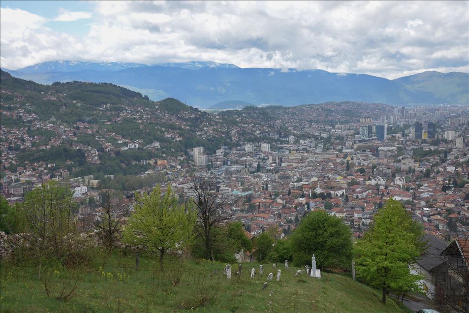 ISPRAVKA (Prethodni sadržaj objavljen je uz pogrešan naslov): Prvi maj u sjeni koronavirusa: Prazna sarajevska izletišta i centralne šetnice