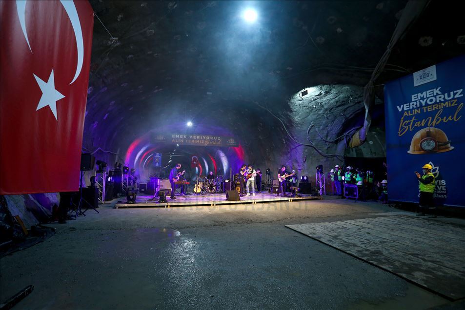 Kıraç'tan yerin 72 metre altında 1 Mayıs konseri