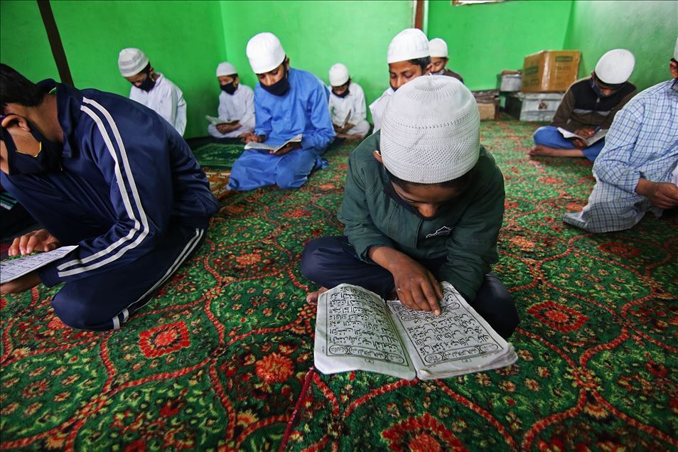 Seventh day of Ramadan amid strict COVID-19 lockdown in Kashmir
