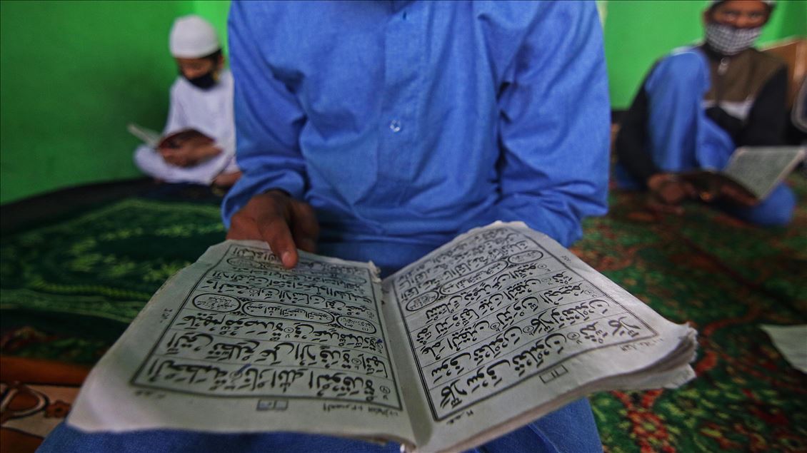 Seventh day of Ramadan amid strict COVID-19 lockdown in Kashmir