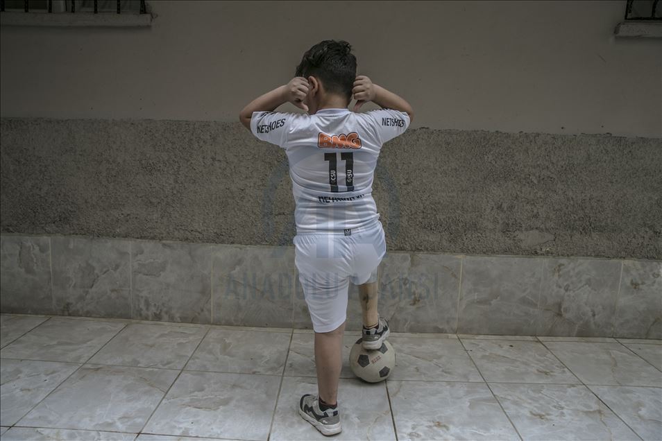 Neymar sends video message to Syrian boy