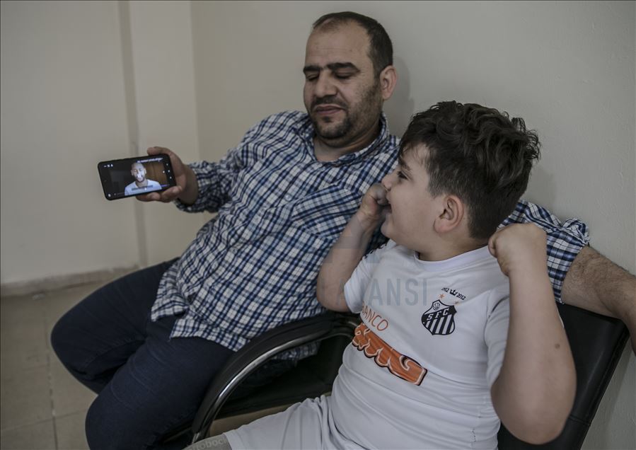 Neymar sends video message to Syrian boy