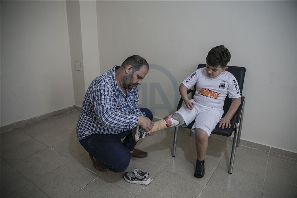 Neymar sends video message to Syrian boy