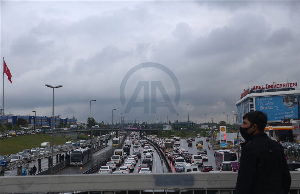 İstanbul'da trafik yoğunluğu yüzde 50'yi geçti