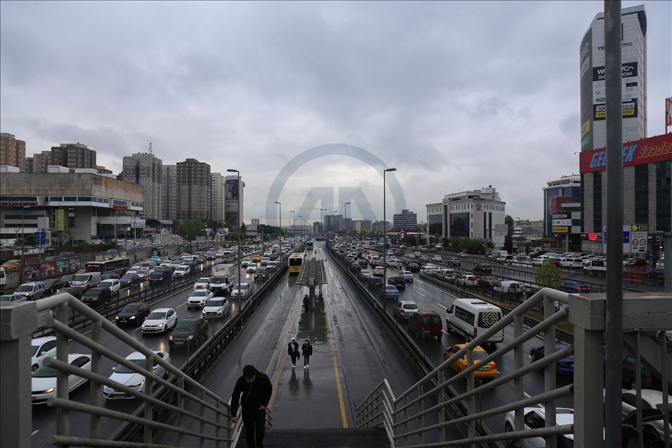 İstanbul'da trafik yoğunluğu yüzde 50'yi geçti
