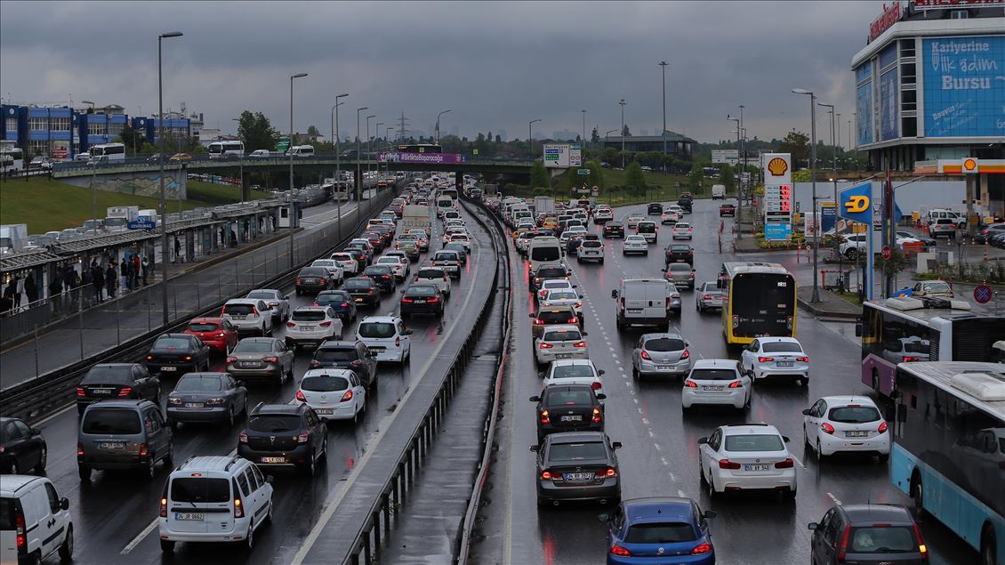 İstanbul'da trafik yoğunluğu yüzde 50'yi geçti