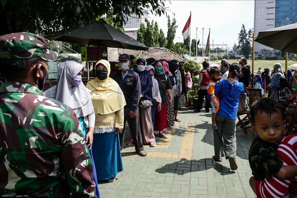 ATM beras bagi warga terdampak Covid-19
