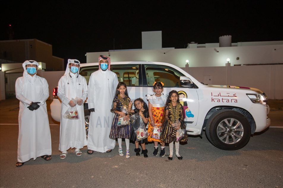 "قرنقعوه".. فرحة تزور أطفال قطر احتفالا بصيام نصف رمضان