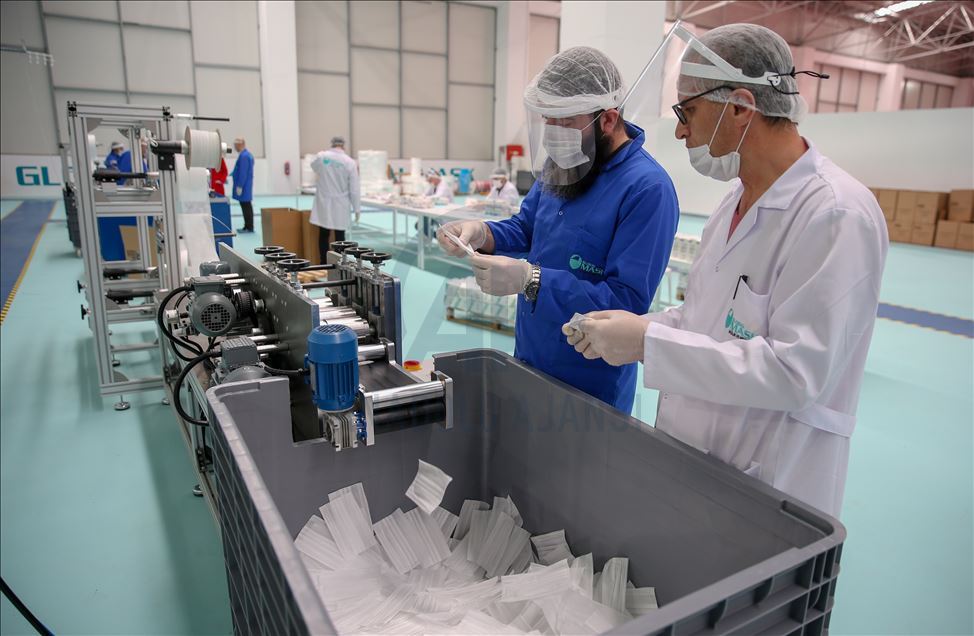 Türk şirket ayda 1,5 milyar adet cerrahi maske üretecek