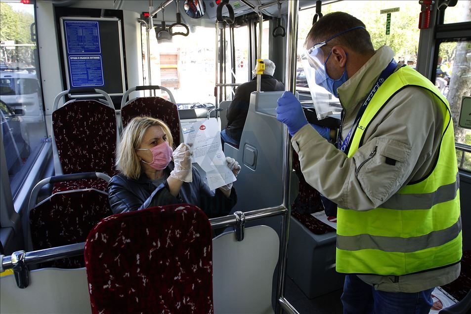 U Nišu ponovo pokrenut gradski prevoz: U autobus sa maskom i rukavicama