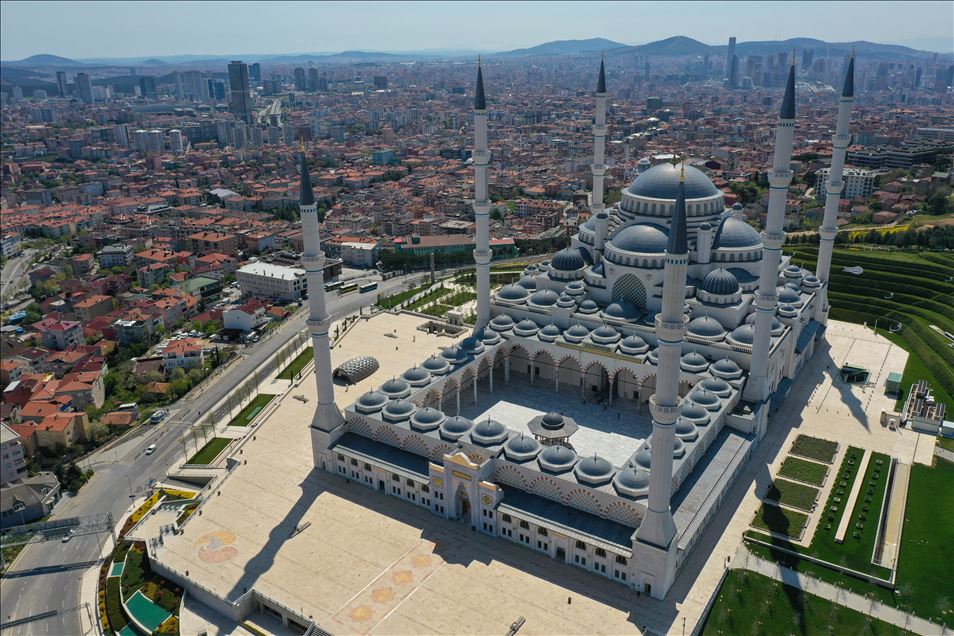 Asrın mührü "Büyük Çamlıca Camisi" bir yılda 7 milyon kişiyi ağırladı

