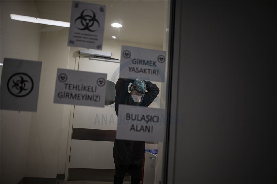 AA ekibi, Prof. Dr. Cemil Taşcıoğlu Şehir Hastanesi'nin Kovid-19'la mücadelesini görüntüledi
