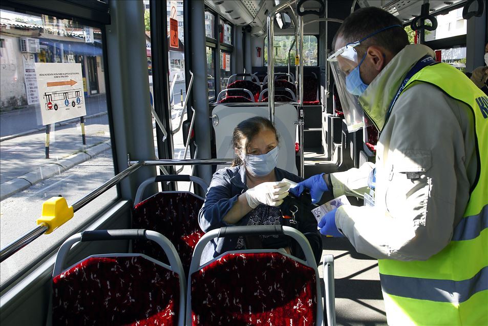 U Nišu ponovo pokrenut gradski prevoz: U autobus sa maskom i rukavicama