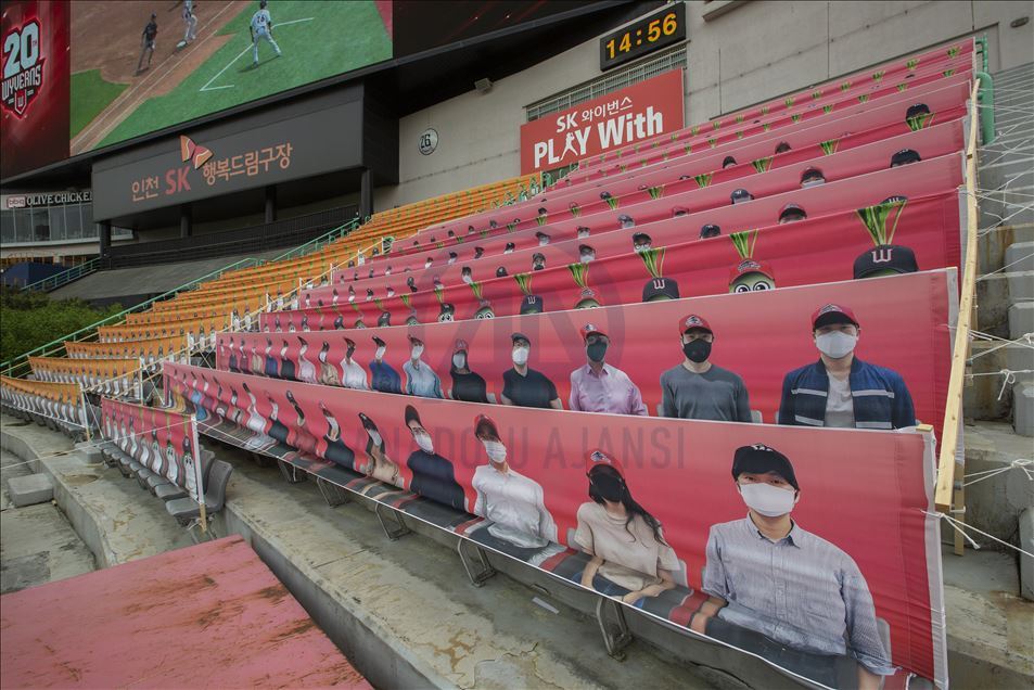 Baseball season resumes in South Korea without spectators