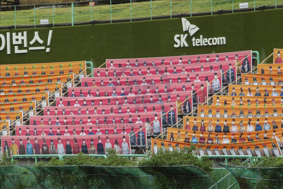 Baseball season resumes in South Korea without spectators