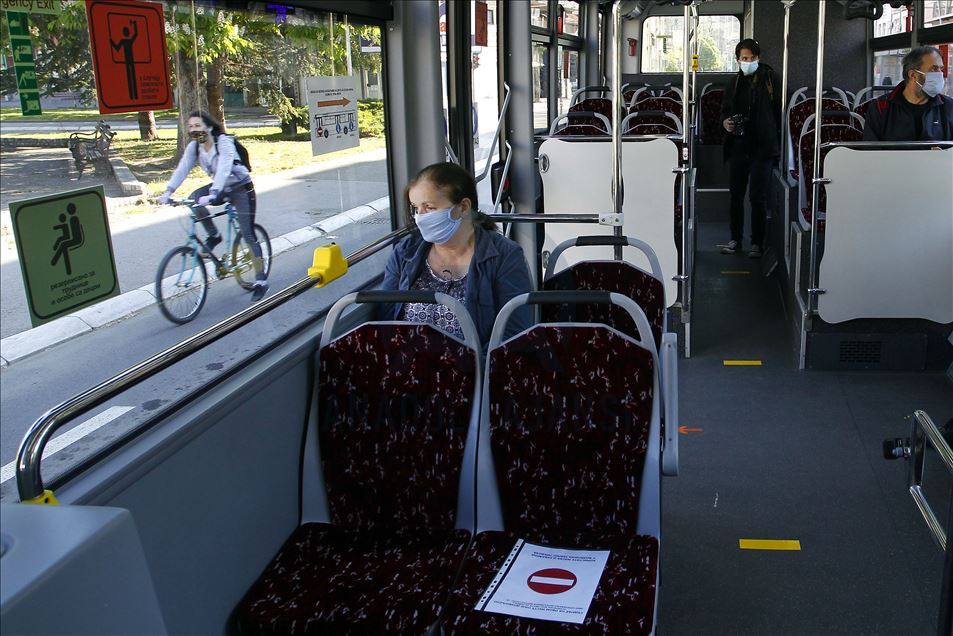 U Nišu ponovo pokrenut gradski prevoz: U autobus sa maskom i rukavicama