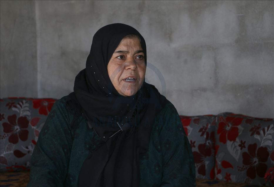 جدة سورية تكافح للعيش بالمخيمات: عيد الأم لا يمر من هنا