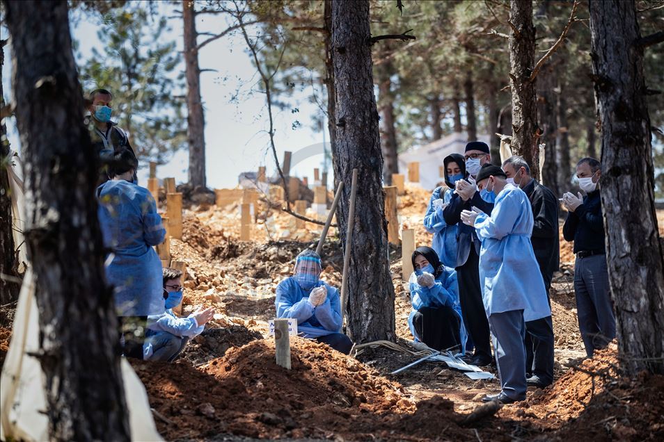 Kovid -19'dan ölenlerin cenaze işlemleri dini usullere uygun yapılıyor