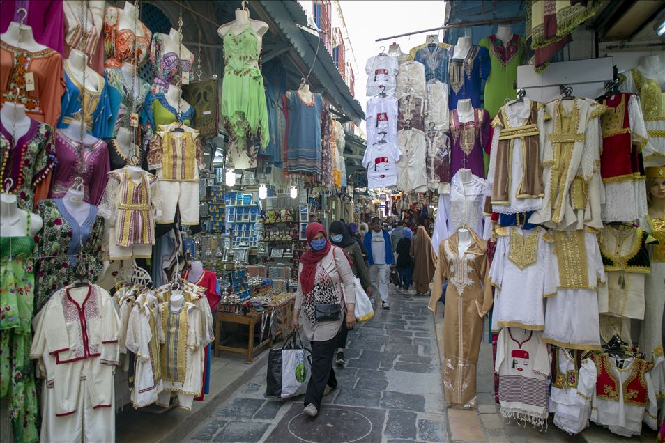 Tunisia reopens shops and bazaars after two months